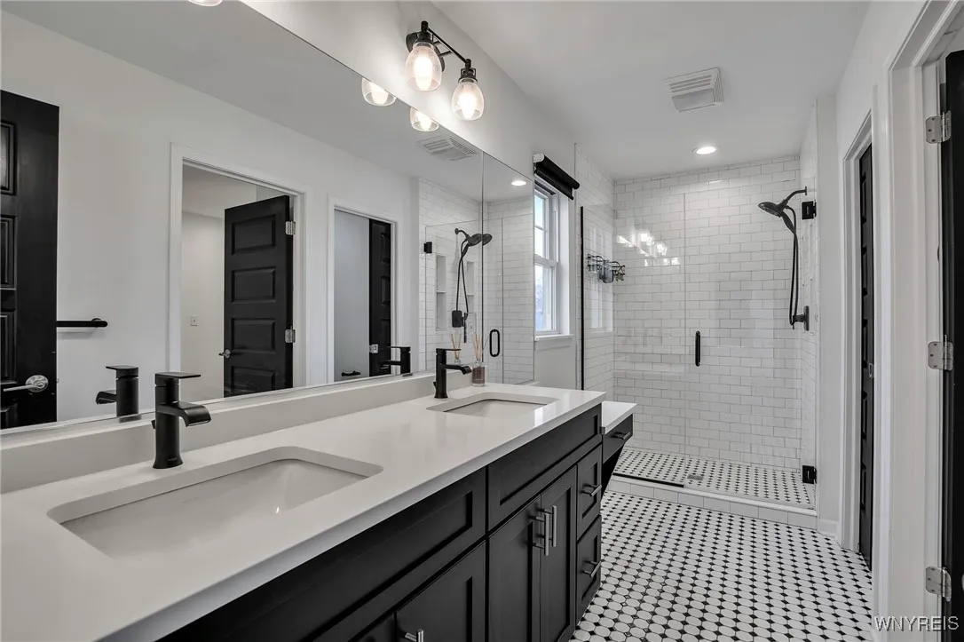 6 Rolling Woods Lane S, West Seneca, New York 1422, West Seneca, New York 14224, 6 Bedrooms Bedrooms, 9 Rooms Rooms,2 BathroomsBathrooms,Residential Lease,For Rent,6 Rolling Woods Lane S, West Seneca, New York 1422,B1616956