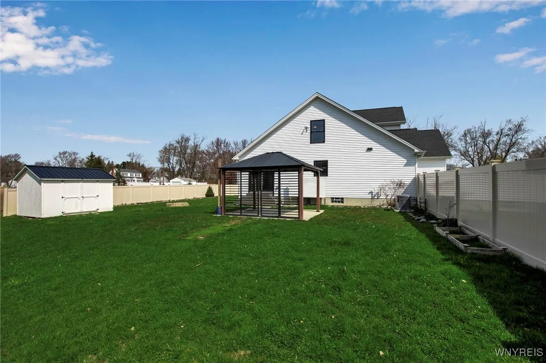 6 Rolling Woods Lane S, West Seneca, New York 1422, West Seneca, New York 14224, 6 Bedrooms Bedrooms, 9 Rooms Rooms,2 BathroomsBathrooms,Residential Lease,For Rent,6 Rolling Woods Lane S, West Seneca, New York 1422,B1616956