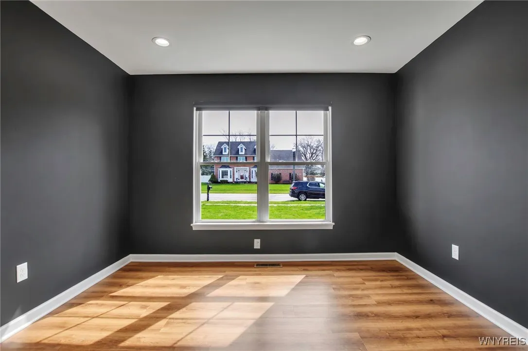 6 Rolling Woods Lane S, West Seneca, New York 1422, West Seneca, New York 14224, 6 Bedrooms Bedrooms, 9 Rooms Rooms,2 BathroomsBathrooms,Residential Lease,For Rent,6 Rolling Woods Lane S, West Seneca, New York 1422,B1616956
