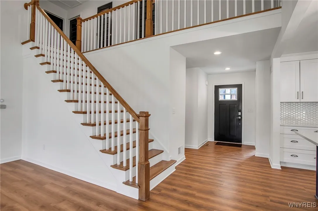 6 Rolling Woods Lane S, West Seneca, New York 1422, West Seneca, New York 14224, 6 Bedrooms Bedrooms, 9 Rooms Rooms,2 BathroomsBathrooms,Residential Lease,For Rent,6 Rolling Woods Lane S, West Seneca, New York 1422,B1616956