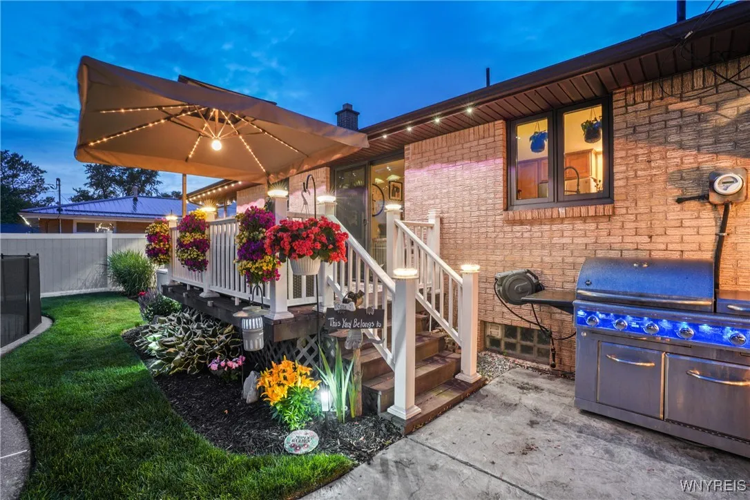 77 Angelacrest Lane, West Seneca, New York 14224, West Seneca, New York 14224, 3 Bedrooms Bedrooms, 5 Rooms Rooms,1 BathroomBathrooms,Residential,For Sale,77 Angelacrest Lane, West Seneca, New York 14224,B1616961