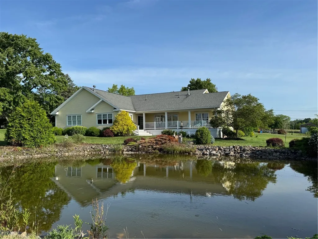 65 White Springs Ln Lane, Geneva-town, New York 14, Geneva Town, New York 14456, 3 Bedrooms Bedrooms, 9 Rooms Rooms,3 BathroomsBathrooms,Residential,For Sale,65 White Springs Ln Lane, Geneva-town, New York 14,R1617245