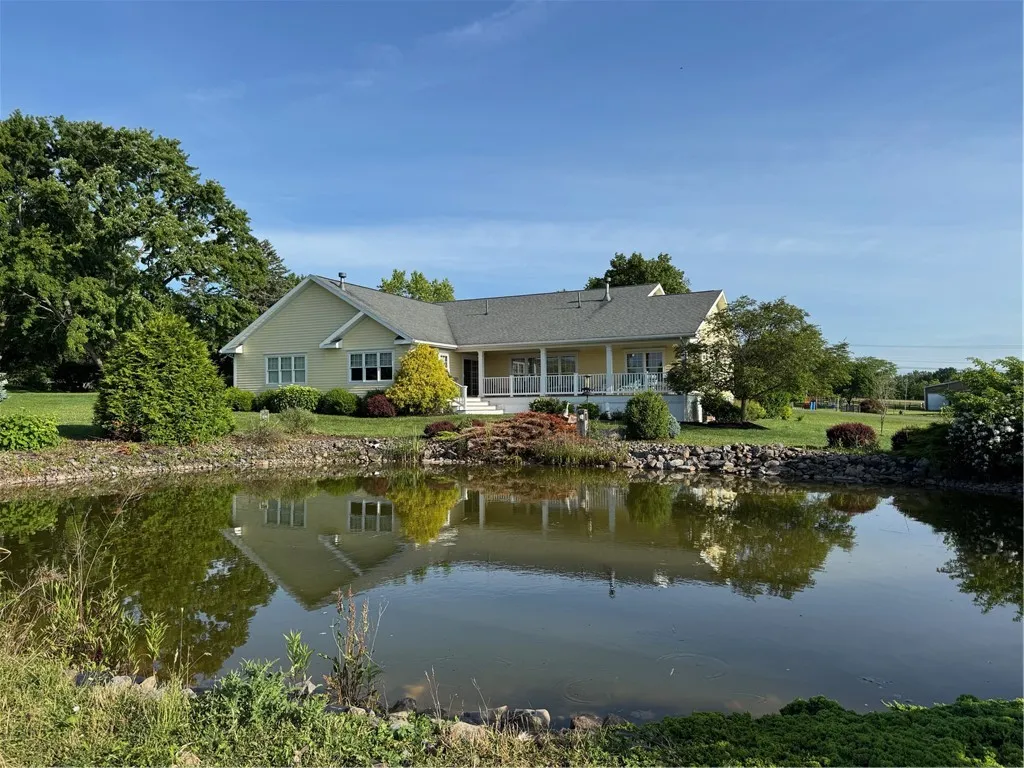 65 White Springs Ln Lane, Geneva-town, New York 14, Geneva Town, New York 14456, 3 Bedrooms Bedrooms, 9 Rooms Rooms,3 BathroomsBathrooms,Residential,For Sale,65 White Springs Ln Lane, Geneva-town, New York 14,R1617245