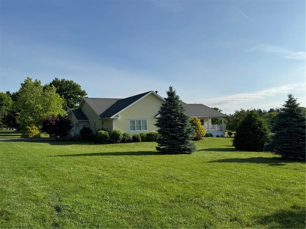 65 White Springs Ln Lane, Geneva-town, New York 14, Geneva Town, New York 14456, 3 Bedrooms Bedrooms, 9 Rooms Rooms,3 BathroomsBathrooms,Residential,For Sale,65 White Springs Ln Lane, Geneva-town, New York 14,R1617245