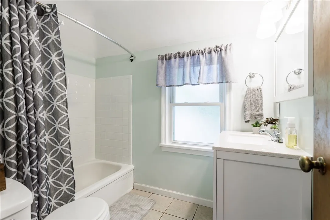 387 Brandon Road, Irondequoit, New York 14622, Irondequoit, New York 14622, 4 Bedrooms Bedrooms, 7 Rooms Rooms,2 BathroomsBathrooms,Residential,Closed,387 Brandon Road, Irondequoit, New York 14622,0,R1617228