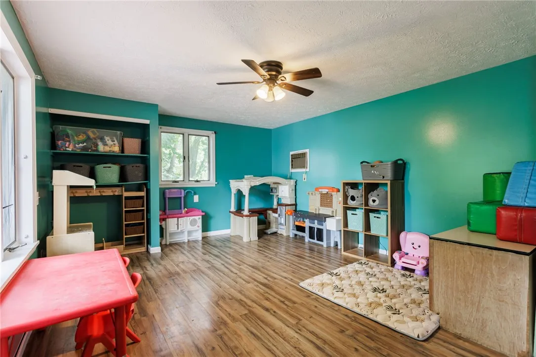 387 Brandon Road, Irondequoit, New York 14622, Irondequoit, New York 14622, 4 Bedrooms Bedrooms, 7 Rooms Rooms,2 BathroomsBathrooms,Residential,Closed,387 Brandon Road, Irondequoit, New York 14622,0,R1617228