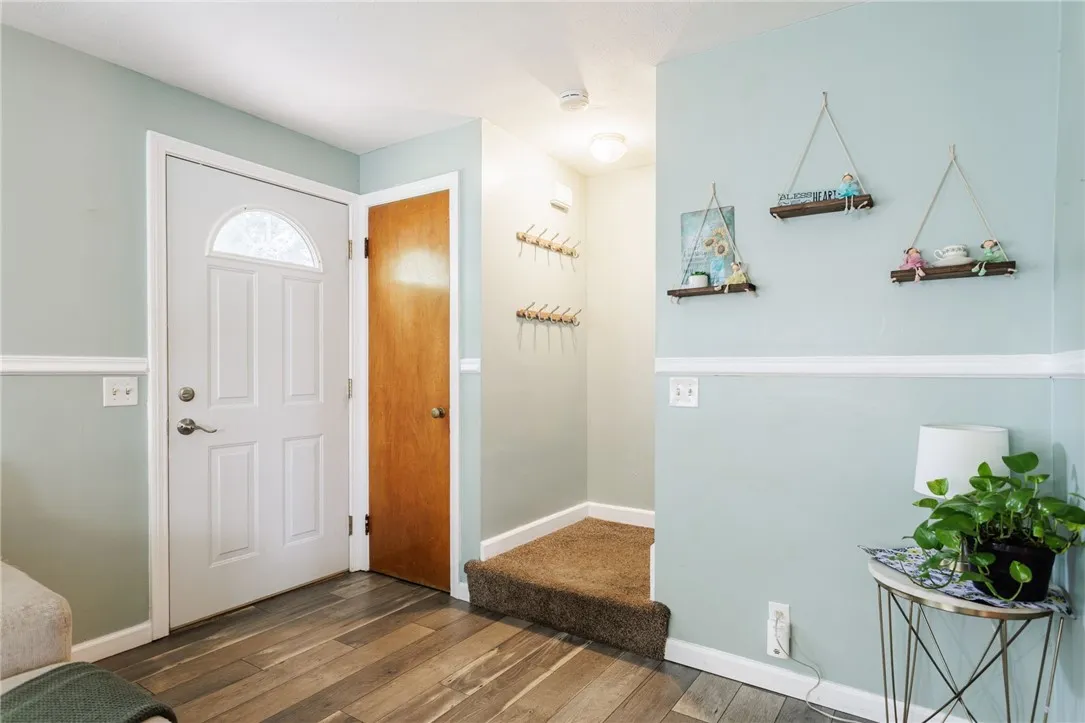 387 Brandon Road, Irondequoit, New York 14622, Irondequoit, New York 14622, 4 Bedrooms Bedrooms, 7 Rooms Rooms,2 BathroomsBathrooms,Residential,Closed,387 Brandon Road, Irondequoit, New York 14622,0,R1617228