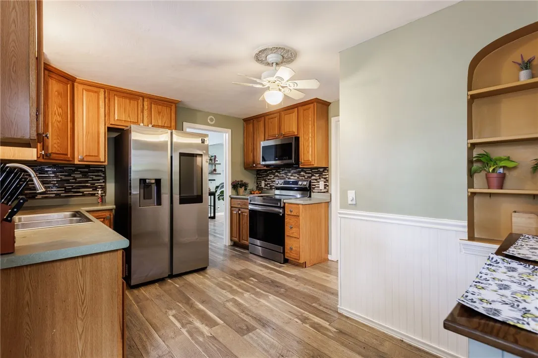 387 Brandon Road, Irondequoit, New York 14622, Irondequoit, New York 14622, 4 Bedrooms Bedrooms, 7 Rooms Rooms,2 BathroomsBathrooms,Residential,Closed,387 Brandon Road, Irondequoit, New York 14622,0,R1617228