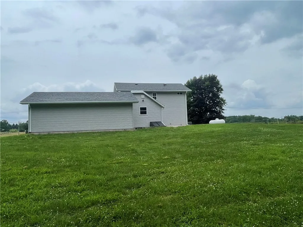 3111 West Lake Road, Livonia, New York 14454, Livonia, New York 14454, 3 Bedrooms Bedrooms, 6 Rooms Rooms,2 BathroomsBathrooms,Residential,For Sale,3111 West Lake Road, Livonia, New York 14454,R1617265