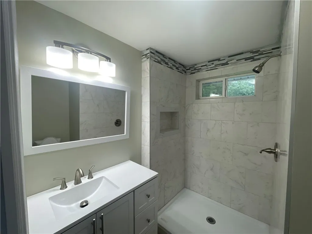 3111 West Lake Road, Livonia, New York 14454, Livonia, New York 14454, 3 Bedrooms Bedrooms, 6 Rooms Rooms,2 BathroomsBathrooms,Residential,For Sale,3111 West Lake Road, Livonia, New York 14454,R1617265