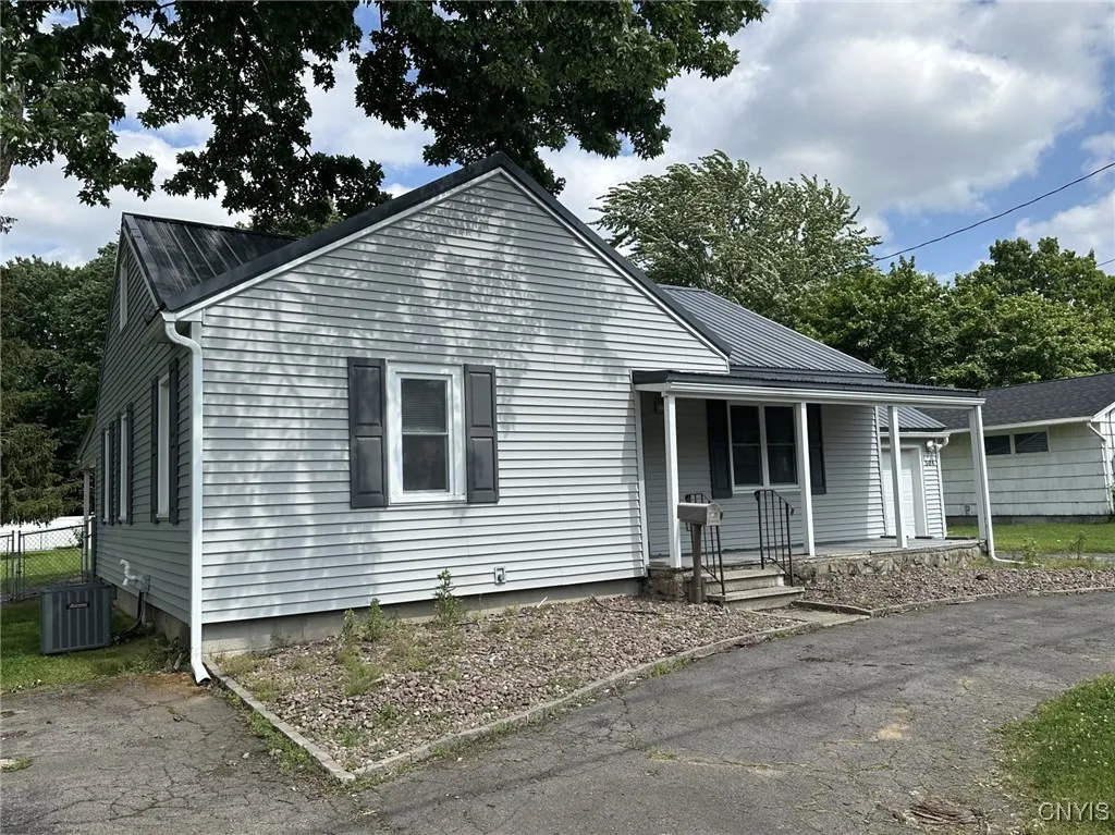 504 Allen Road, Clay, New York 13212, Clay, New York 13212, 3 Bedrooms Bedrooms, 6 Rooms Rooms,1 BathroomBathrooms,Residential,Closed,504 Allen Road, Clay, New York 13212,S1611112
