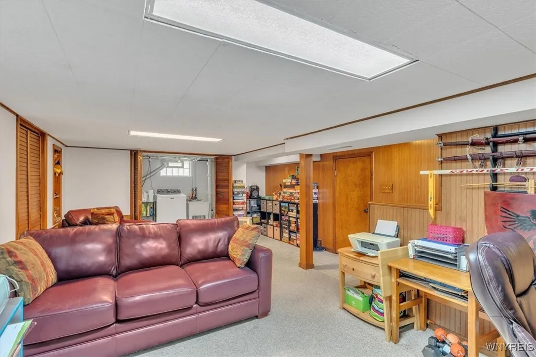 28 Charnwood Drive, Cheektowaga, New York 14215, Cheektowaga, New York 14215, 3 Bedrooms Bedrooms, 8 Rooms Rooms,1 BathroomBathrooms,Residential,Closed,28 Charnwood Drive, Cheektowaga, New York 14215,B1617188