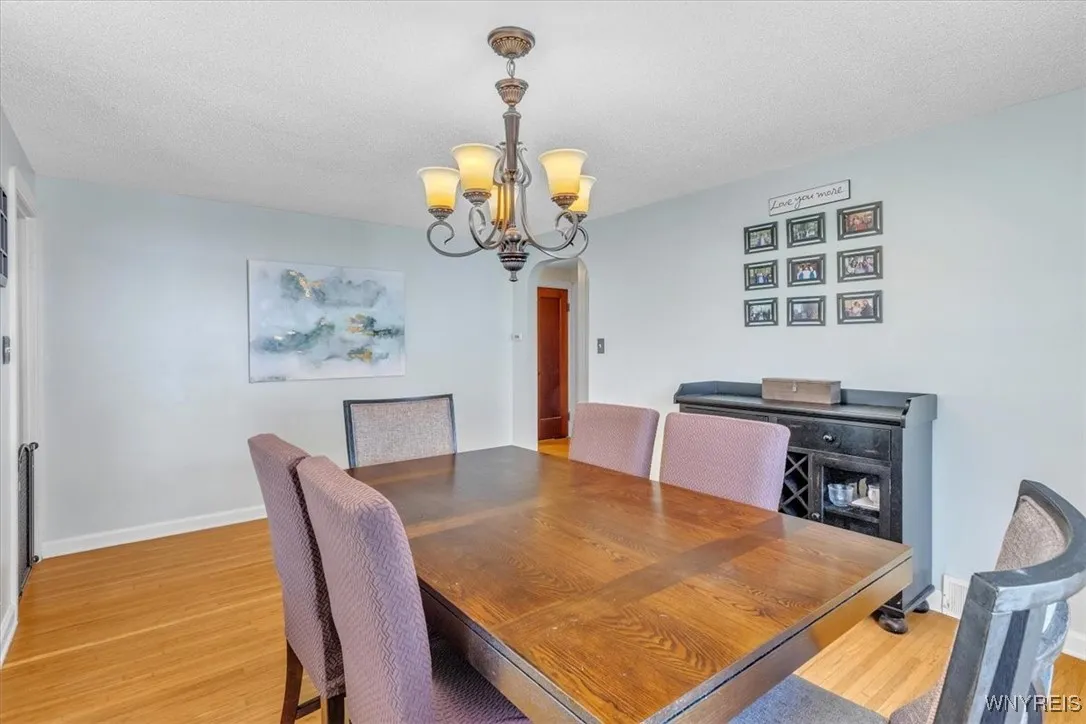 28 Charnwood Drive, Cheektowaga, New York 14215, Cheektowaga, New York 14215, 3 Bedrooms Bedrooms, 8 Rooms Rooms,1 BathroomBathrooms,Residential,Closed,28 Charnwood Drive, Cheektowaga, New York 14215,B1617188