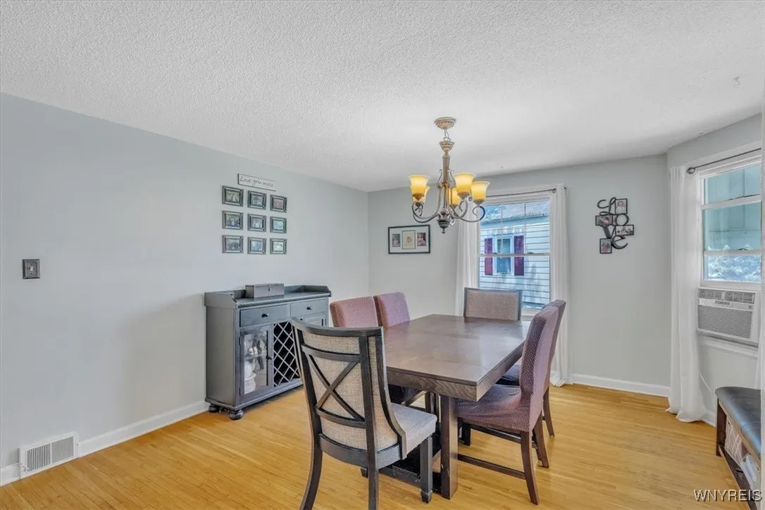 28 Charnwood Drive, Cheektowaga, New York 14215, Cheektowaga, New York 14215, 3 Bedrooms Bedrooms, 8 Rooms Rooms,1 BathroomBathrooms,Residential,Closed,28 Charnwood Drive, Cheektowaga, New York 14215,B1617188