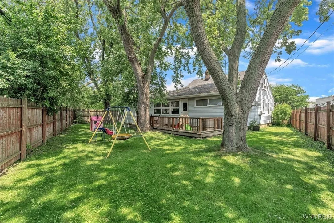 28 Charnwood Drive, Cheektowaga, New York 14215, Cheektowaga, New York 14215, 3 Bedrooms Bedrooms, 8 Rooms Rooms,1 BathroomBathrooms,Residential,Closed,28 Charnwood Drive, Cheektowaga, New York 14215,B1617188