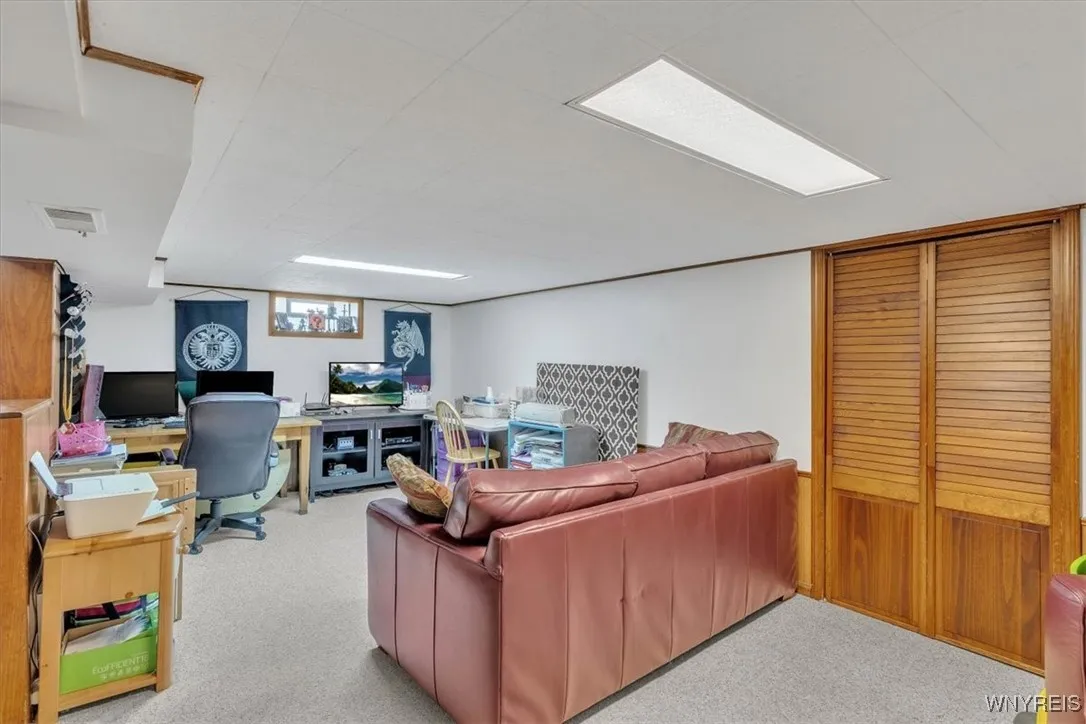28 Charnwood Drive, Cheektowaga, New York 14215, Cheektowaga, New York 14215, 3 Bedrooms Bedrooms, 8 Rooms Rooms,1 BathroomBathrooms,Residential,Closed,28 Charnwood Drive, Cheektowaga, New York 14215,B1617188