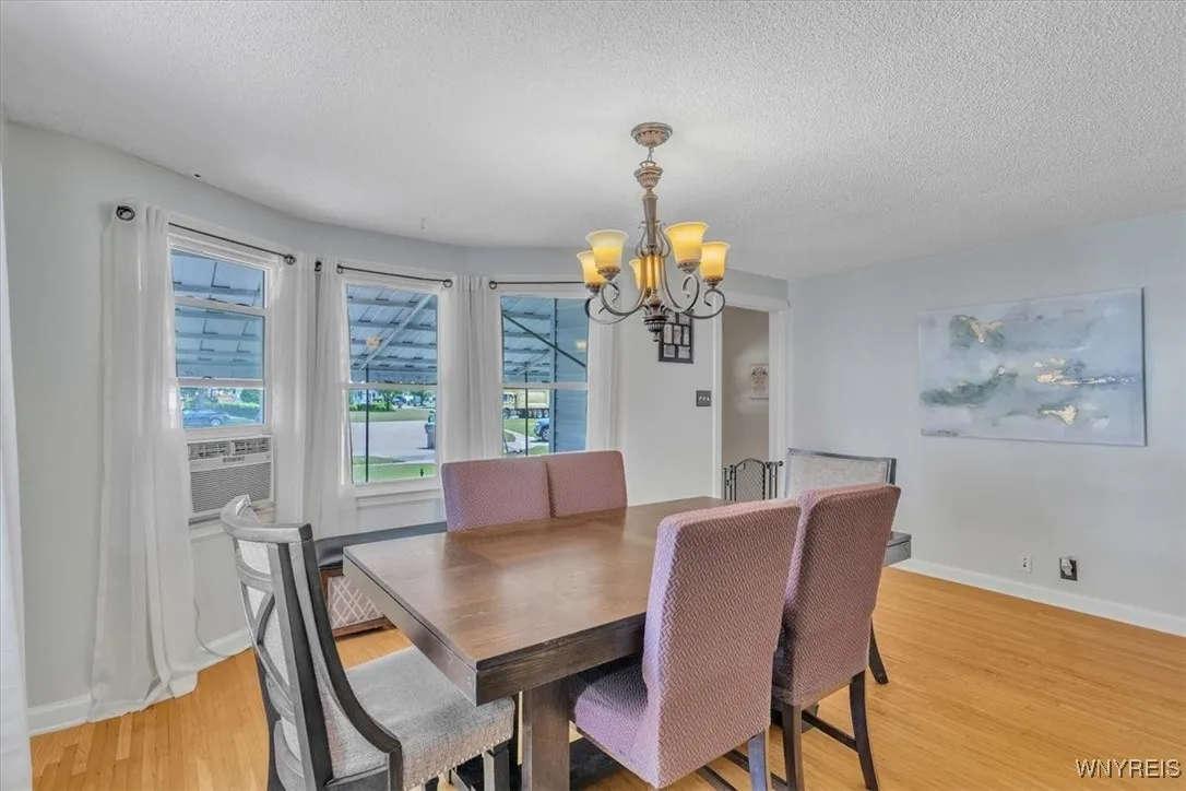 28 Charnwood Drive, Cheektowaga, New York 14215, Cheektowaga, New York 14215, 3 Bedrooms Bedrooms, 8 Rooms Rooms,1 BathroomBathrooms,Residential,Closed,28 Charnwood Drive, Cheektowaga, New York 14215,B1617188