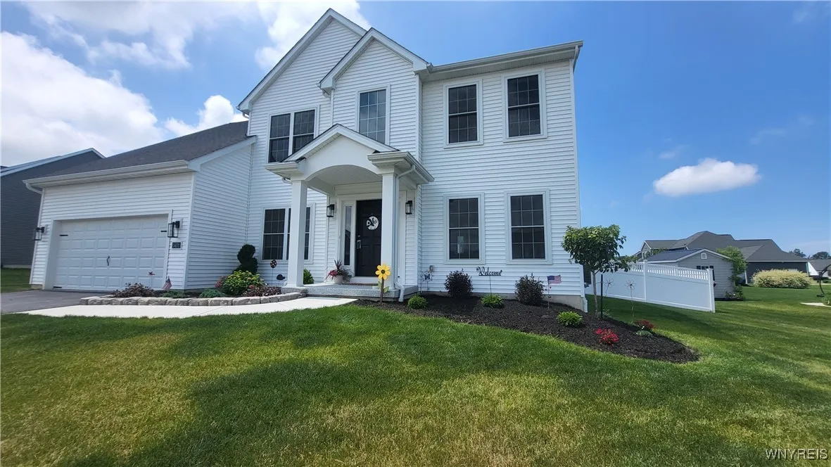 5472 Sycamore Lane, Hamburg, New York 14075, Hamburg, New York 14075, 4 Bedrooms Bedrooms, 11 Rooms Rooms,2 BathroomsBathrooms,Residential,For Sale,5472 Sycamore Lane, Hamburg, New York 14075,B1617125