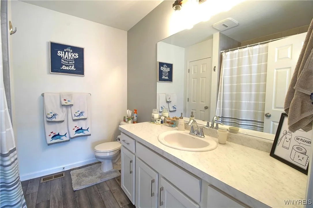5472 Sycamore Lane, Hamburg, New York 14075, Hamburg, New York 14075, 4 Bedrooms Bedrooms, 11 Rooms Rooms,2 BathroomsBathrooms,Residential,For Sale,5472 Sycamore Lane, Hamburg, New York 14075,B1617125