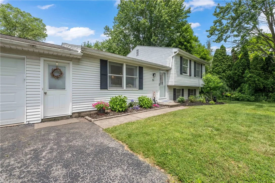 31 Justinshire Drive, Henrietta, New York 14467, Henrietta, New York 14467, 3 Bedrooms Bedrooms, 7 Rooms Rooms,1 BathroomBathrooms,Residential,Closed,31 Justinshire Drive, Henrietta, New York 14467,0,R1614933