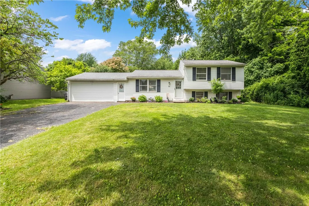 31 Justinshire Drive, Henrietta, New York 14467, Henrietta, New York 14467, 3 Bedrooms Bedrooms, 7 Rooms Rooms,1 BathroomBathrooms,Residential,Closed,31 Justinshire Drive, Henrietta, New York 14467,0,R1614933