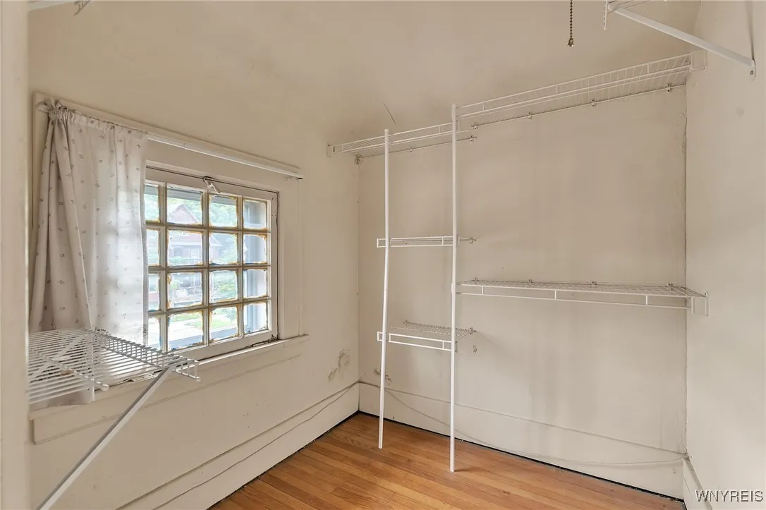 Walk-in closet
