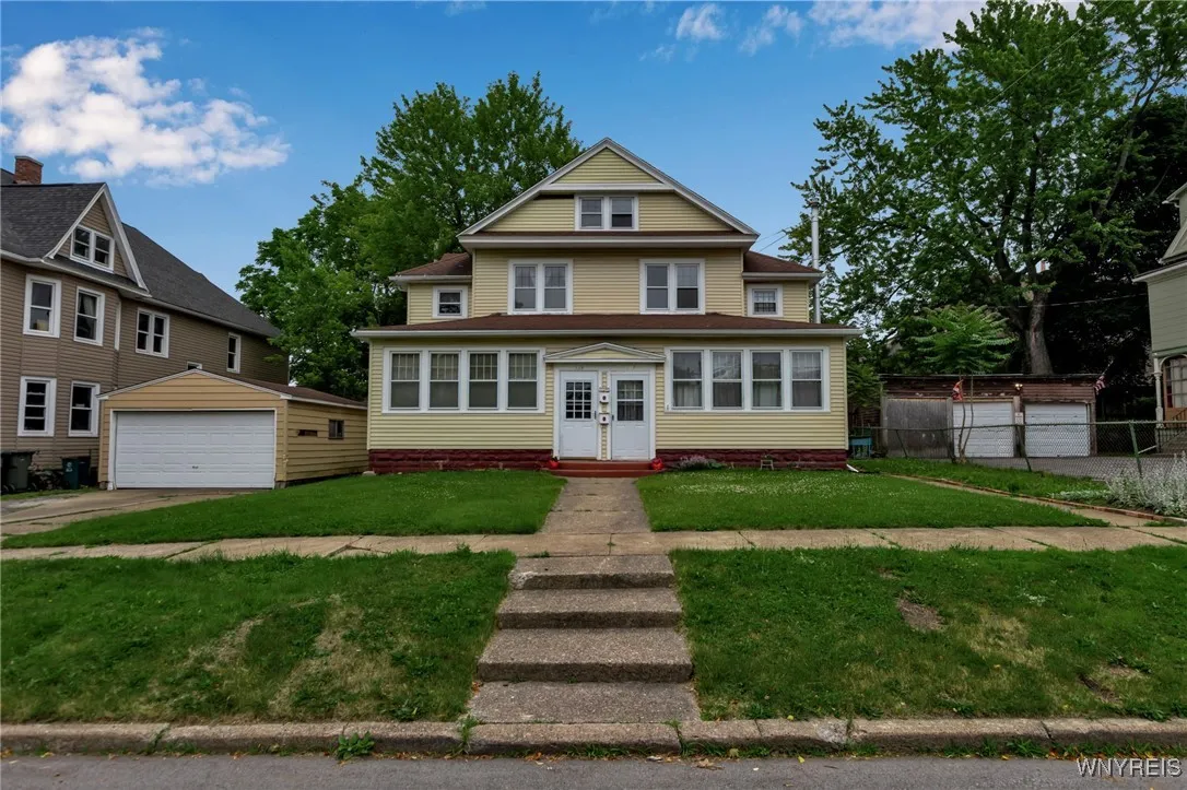137 Bryant Street, North Tonawanda, New York 14120, North Tonawanda, New York 14120, 6 Bedrooms Bedrooms, ,2 BathroomsBathrooms,Residential,Closed,137 Bryant Street, North Tonawanda, New York 14120,0,B1616602