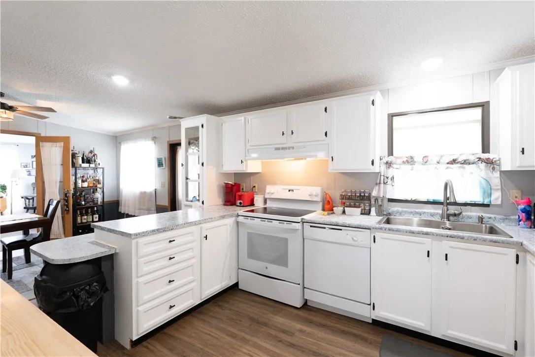 10 Hickory Street, Bath, New York 14810, Bath, New York 14810, 3 Bedrooms Bedrooms, 5 Rooms Rooms,2 BathroomsBathrooms,Residential,For Sale,10 Hickory Street, Bath, New York 14810,0,R1616971