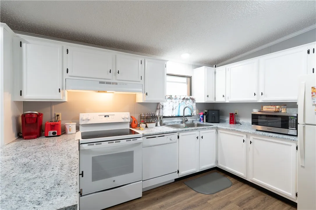 10 Hickory Street, Bath, New York 14810, Bath, New York 14810, 3 Bedrooms Bedrooms, 5 Rooms Rooms,2 BathroomsBathrooms,Residential,For Sale,10 Hickory Street, Bath, New York 14810,0,R1616971