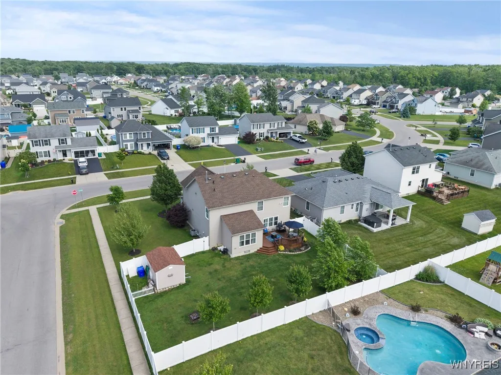 2360 Agassiz Drive, Hamburg, New York 14085, Hamburg, New York 14085, 3 Bedrooms Bedrooms, 11 Rooms Rooms,2 BathroomsBathrooms,Residential,For Sale,2360 Agassiz Drive, Hamburg, New York 14085,B1616661