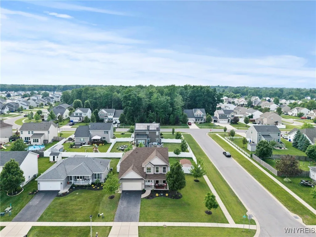 2360 Agassiz Drive, Hamburg, New York 14085, Hamburg, New York 14085, 3 Bedrooms Bedrooms, 11 Rooms Rooms,2 BathroomsBathrooms,Residential,For Sale,2360 Agassiz Drive, Hamburg, New York 14085,B1616661