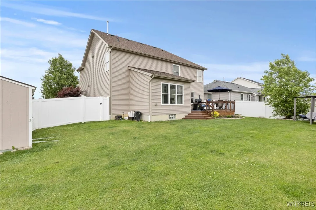 2360 Agassiz Drive, Hamburg, New York 14085, Hamburg, New York 14085, 3 Bedrooms Bedrooms, 11 Rooms Rooms,2 BathroomsBathrooms,Residential,For Sale,2360 Agassiz Drive, Hamburg, New York 14085,B1616661