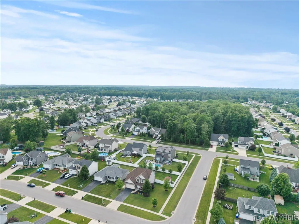 2360 Agassiz Drive, Hamburg, New York 14085, Hamburg, New York 14085, 3 Bedrooms Bedrooms, 11 Rooms Rooms,2 BathroomsBathrooms,Residential,For Sale,2360 Agassiz Drive, Hamburg, New York 14085,B1616661