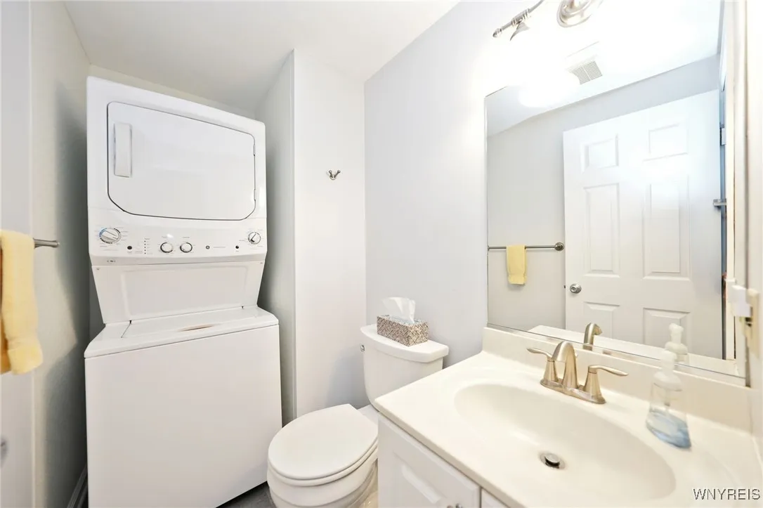 270 Buffalo Road 55, Aurora, New York 14052, Aurora, New York 14052, 2 Bedrooms Bedrooms, 6 Rooms Rooms,1 BathroomBathrooms,Residential,Closed,270 Buffalo Road 55, Aurora, New York 14052,0,B1617229