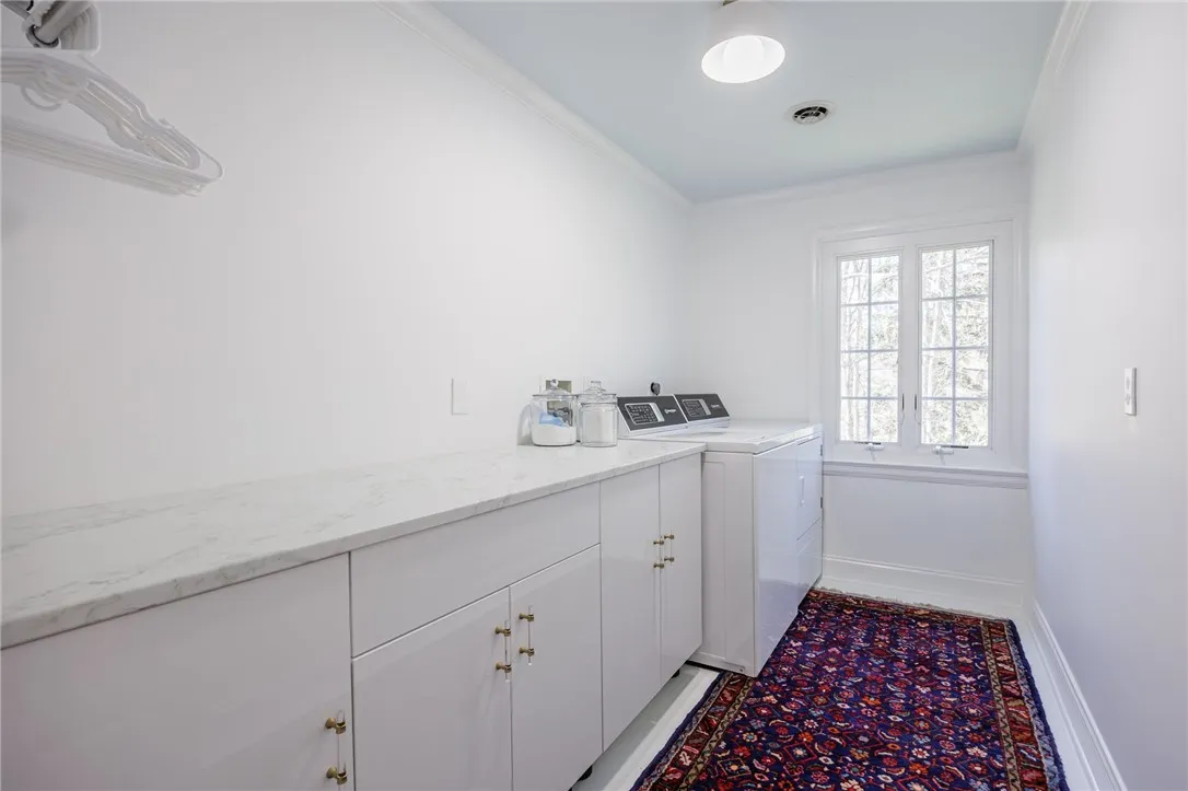 16 Knollwood Drive, Pittsford, New York 14618, Pittsford, New York 14618, 5 Bedrooms Bedrooms, 11 Rooms Rooms,4 BathroomsBathrooms,Residential,Closed,16 Knollwood Drive, Pittsford, New York 14618,0,R1617222