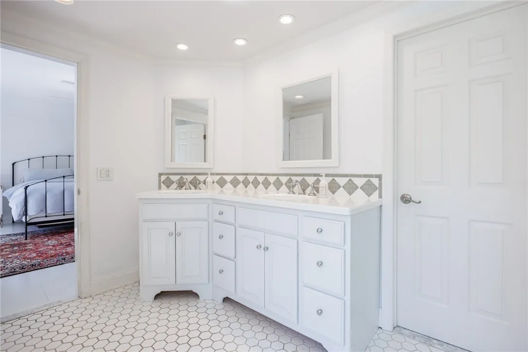 16 Knollwood Drive, Pittsford, New York 14618, Pittsford, New York 14618, 5 Bedrooms Bedrooms, 11 Rooms Rooms,4 BathroomsBathrooms,Residential,Closed,16 Knollwood Drive, Pittsford, New York 14618,0,R1617222