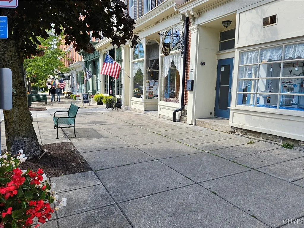 Cazenovia Village shopping