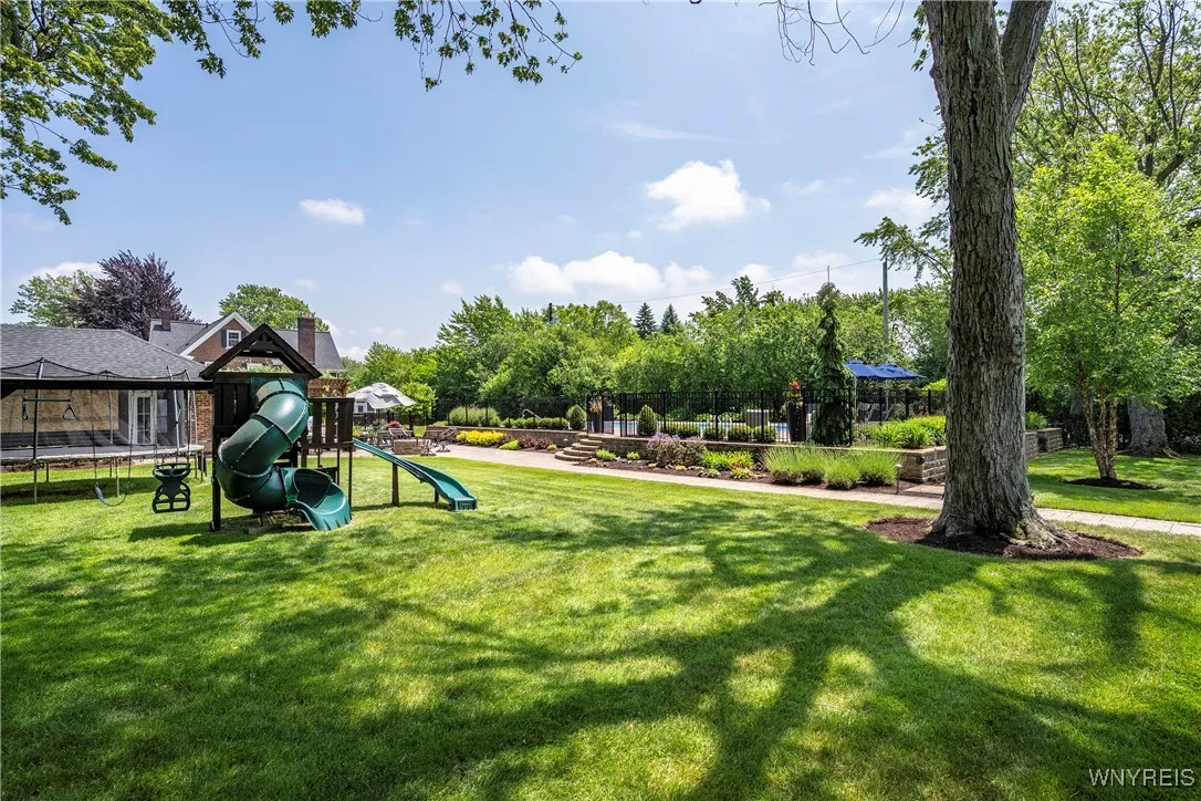 636 Lebrun Road, Amherst, New York 14226, Amherst, New York 14226, 4 Bedrooms Bedrooms, 21 Rooms Rooms,3 BathroomsBathrooms,Residential,Closed,636 Lebrun Road, Amherst, New York 14226,B1615715