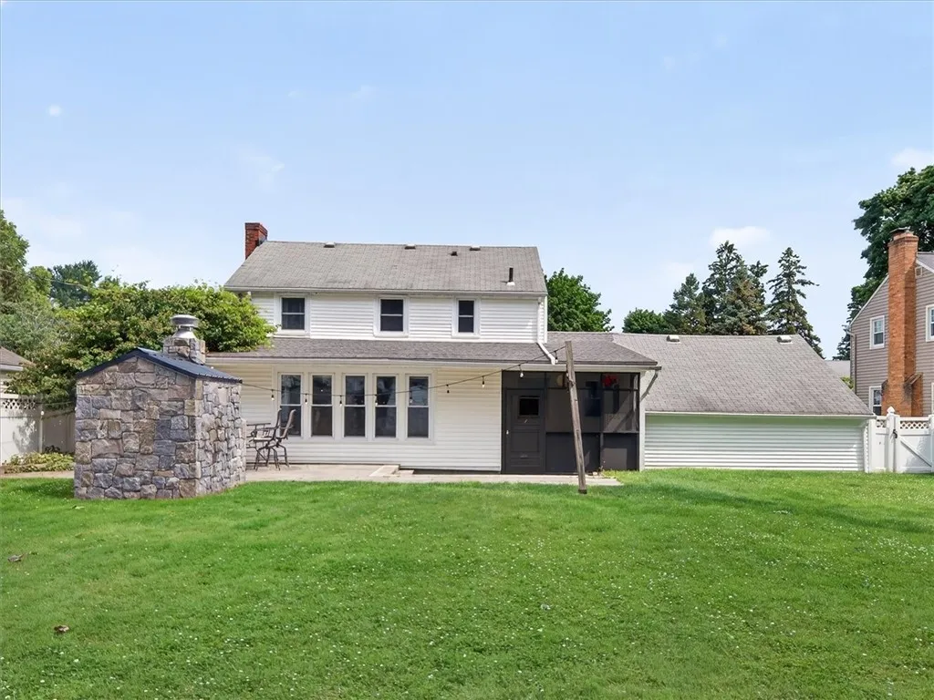 47 Glenmont Drive, Irondequoit, New York 14617, Irondequoit, New York 14617, 3 Bedrooms Bedrooms, 9 Rooms Rooms,1 BathroomBathrooms,Residential,Closed,47 Glenmont Drive, Irondequoit, New York 14617,0,R1600151