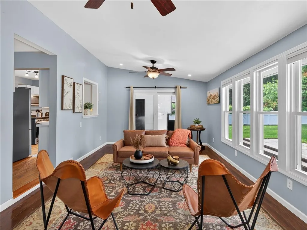47 Glenmont Drive, Irondequoit, New York 14617, Irondequoit, New York 14617, 3 Bedrooms Bedrooms, 9 Rooms Rooms,1 BathroomBathrooms,Residential,Closed,47 Glenmont Drive, Irondequoit, New York 14617,0,R1600151