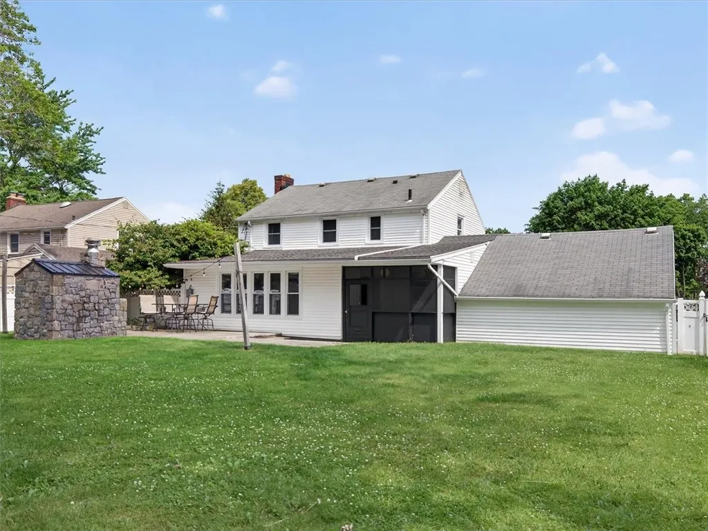 47 Glenmont Drive, Irondequoit, New York 14617, Irondequoit, New York 14617, 3 Bedrooms Bedrooms, 9 Rooms Rooms,1 BathroomBathrooms,Residential,Closed,47 Glenmont Drive, Irondequoit, New York 14617,0,R1600151