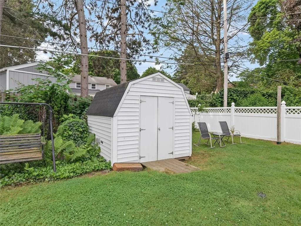 47 Glenmont Drive, Irondequoit, New York 14617, Irondequoit, New York 14617, 3 Bedrooms Bedrooms, 9 Rooms Rooms,1 BathroomBathrooms,Residential,Closed,47 Glenmont Drive, Irondequoit, New York 14617,0,R1600151