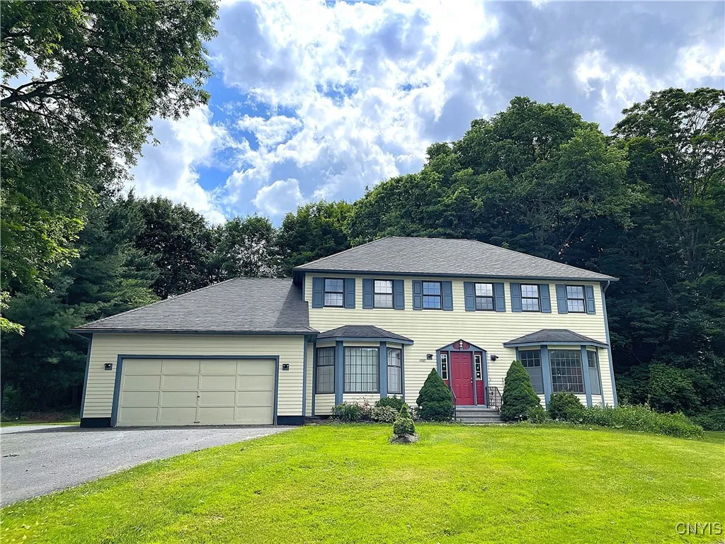 4589 Stoneledge Lane, Manlius, New York 13104, Manlius, New York 13104, 7 Bedrooms Bedrooms, 16 Rooms Rooms,2 BathroomsBathrooms,Residential,Closed,4589 Stoneledge Lane, Manlius, New York 13104,0,S1617421