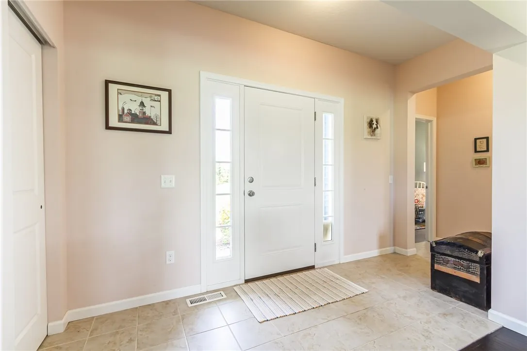 4424 Lake Road, Williamson, New York 14589, Williamson, New York 14589, 3 Bedrooms Bedrooms, 12 Rooms Rooms,2 BathroomsBathrooms,Residential,Closed,4424 Lake Road, Williamson, New York 14589,0,R1616288