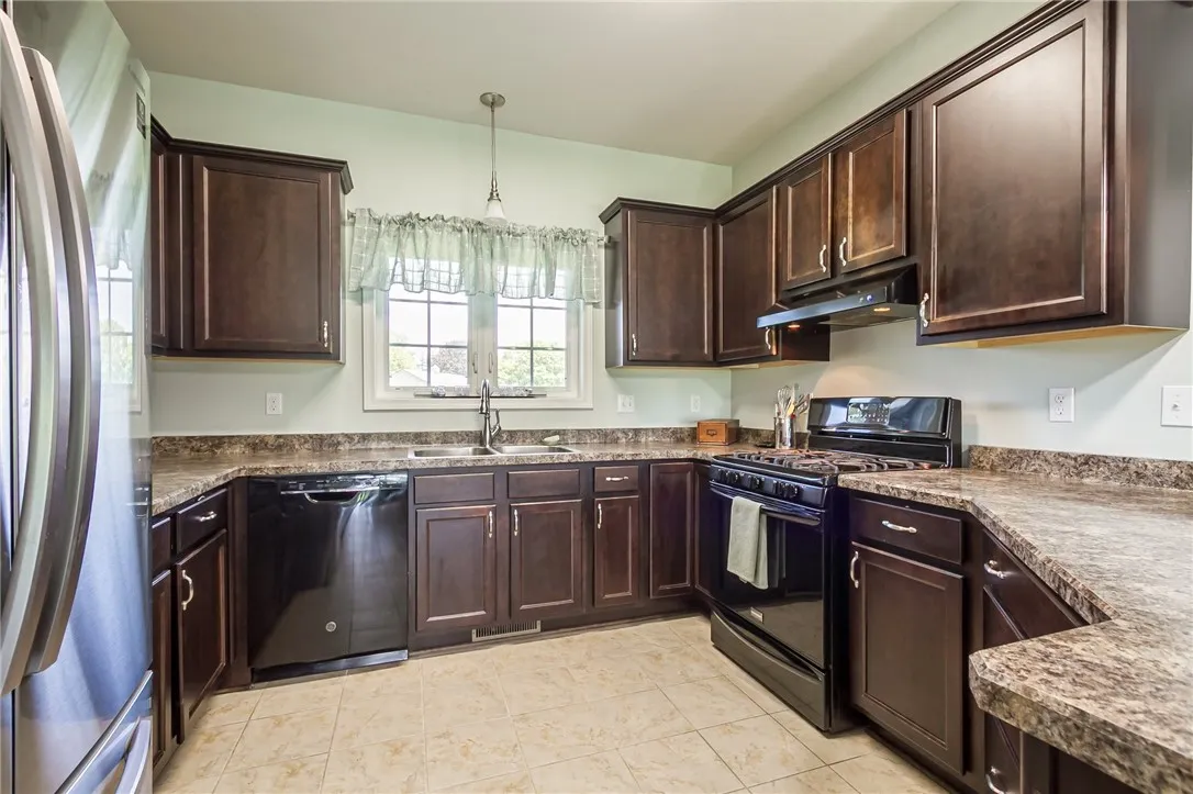 4424 Lake Road, Williamson, New York 14589, Williamson, New York 14589, 3 Bedrooms Bedrooms, 12 Rooms Rooms,2 BathroomsBathrooms,Residential,Closed,4424 Lake Road, Williamson, New York 14589,0,R1616288
