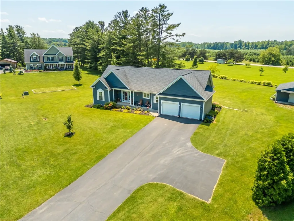 4424 Lake Road, Williamson, New York 14589, Williamson, New York 14589, 3 Bedrooms Bedrooms, 12 Rooms Rooms,2 BathroomsBathrooms,Residential,Closed,4424 Lake Road, Williamson, New York 14589,0,R1616288