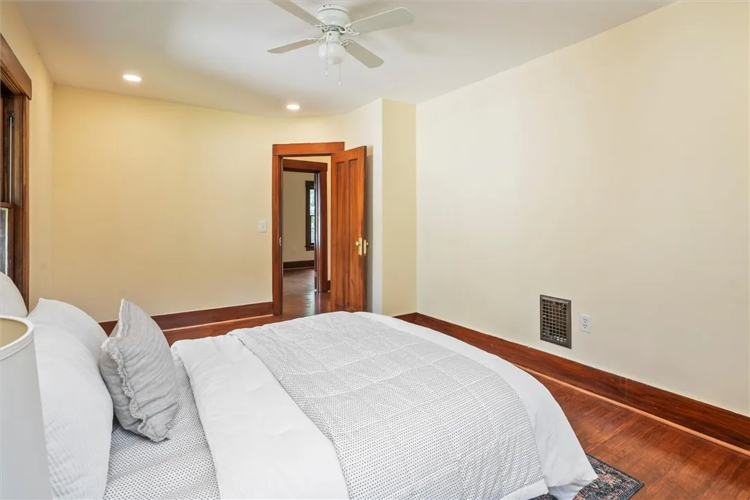 2098 Clifford Avenue, Rochester, New York 14609, Rochester, New York 14609, 3 Bedrooms Bedrooms, 9 Rooms Rooms,1 BathroomBathrooms,Residential,Closed,2098 Clifford Avenue, Rochester, New York 14609,0,R1617499