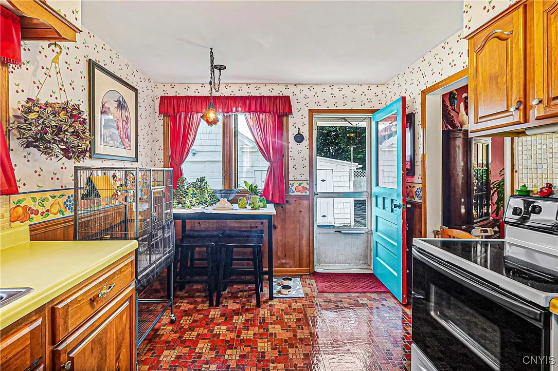 1403 Fincke Avenue, Utica, New York 13502, Utica, New York 13502, 3 Bedrooms Bedrooms, 7 Rooms Rooms,1 BathroomBathrooms,Residential,Closed,1403 Fincke Avenue, Utica, New York 13502,0,S1615157