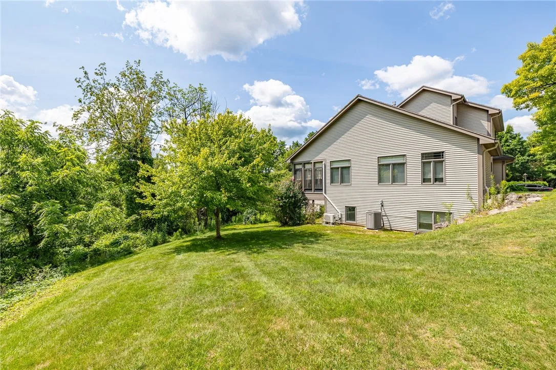 31 Spruce Rdg, Perinton, New York 14450, Perinton, New York 14450, 4 Bedrooms Bedrooms, 10 Rooms Rooms,3 BathroomsBathrooms,Residential,Closed,31 Spruce Rdg, Perinton, New York 14450,R1615547