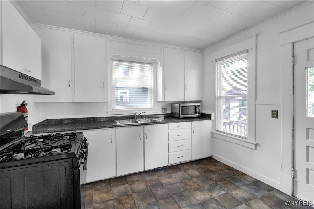 35 Lambert Avenue, Pomfret, New York 14063, Pomfret, New York 14063, 4 Bedrooms Bedrooms, 8 Rooms Rooms,1 BathroomBathrooms,Residential,Closed,35 Lambert Avenue, Pomfret, New York 14063,0,B1617551
